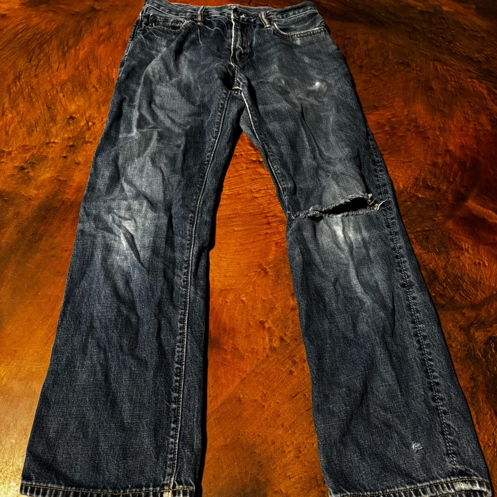 Men's Relaxed‎ Fit Distressed Jeans in Dark Blue